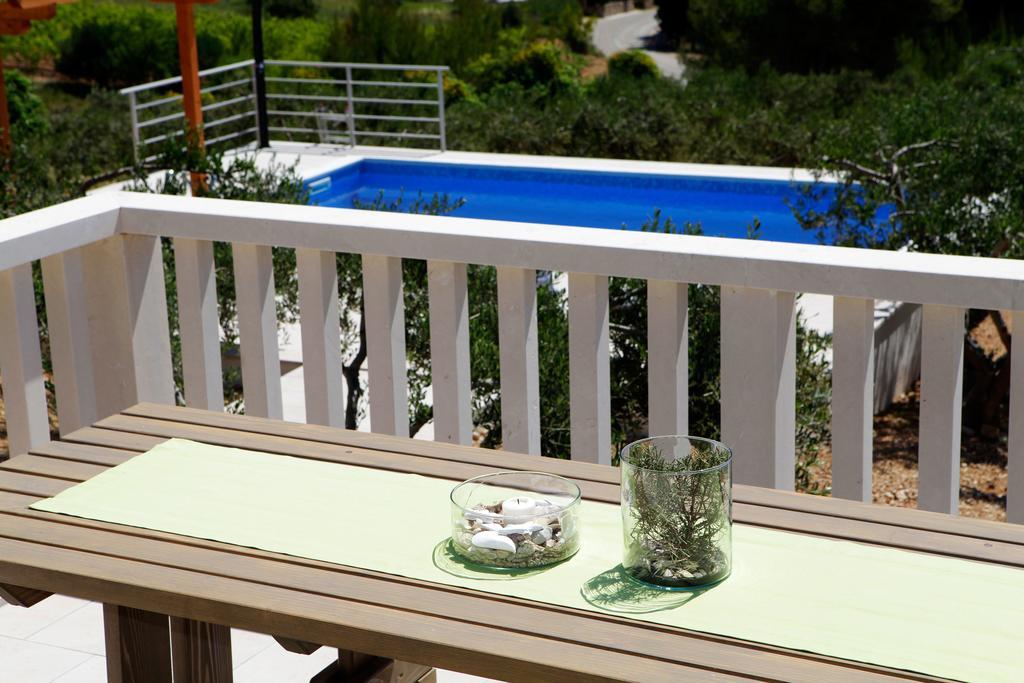 Holiday Homes Oliva بول الغرفة الصورة