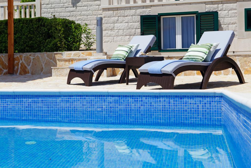 Holiday Homes Oliva بول الغرفة الصورة
