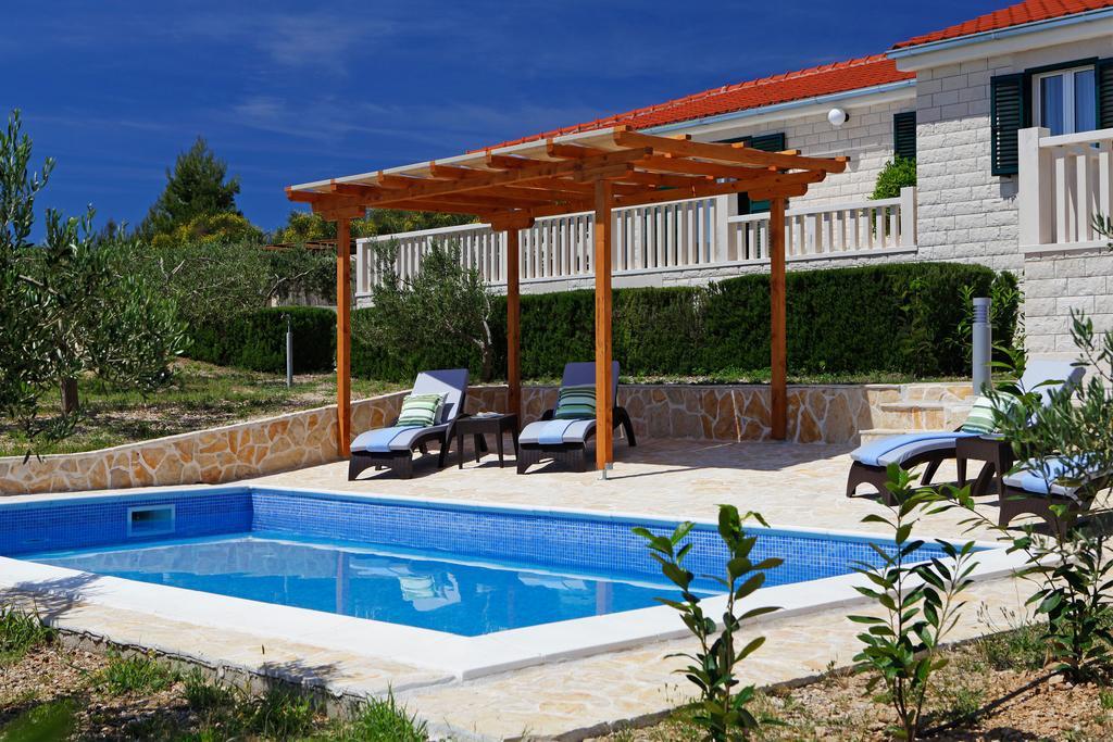Holiday Homes Oliva بول الغرفة الصورة