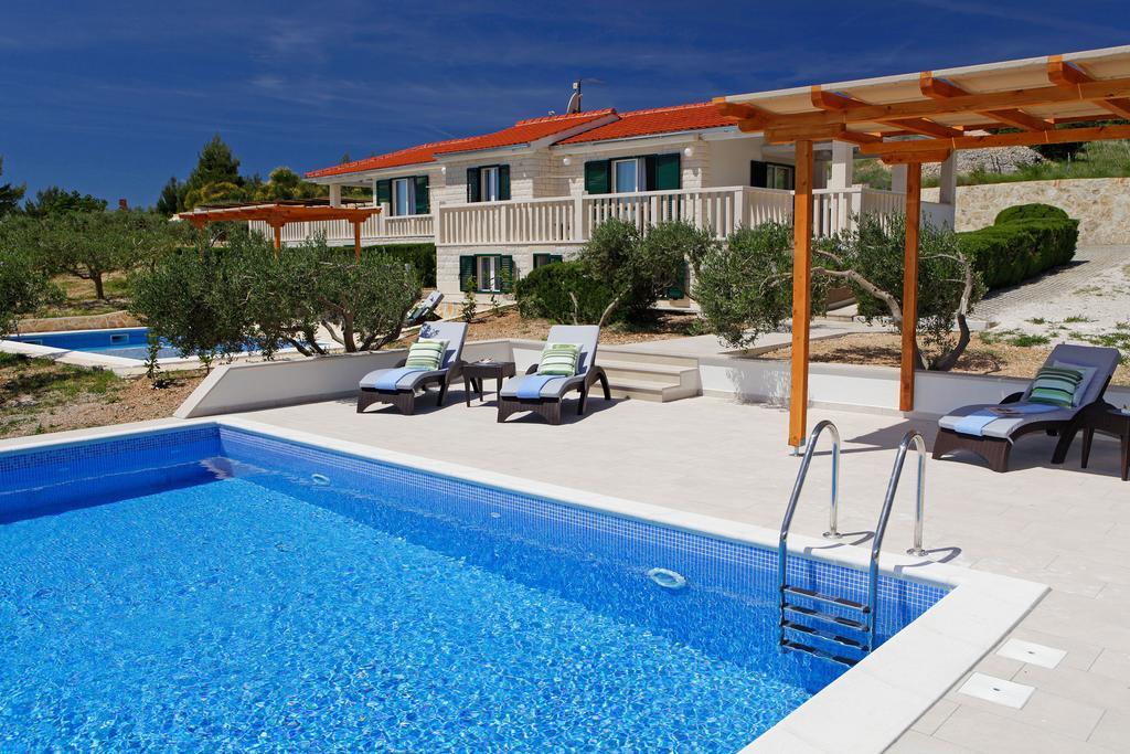 Holiday Homes Oliva بول الغرفة الصورة