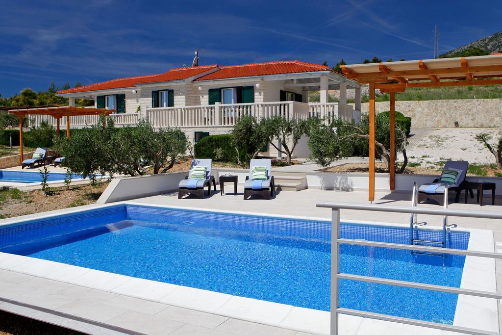 Holiday Homes Oliva بول الغرفة الصورة